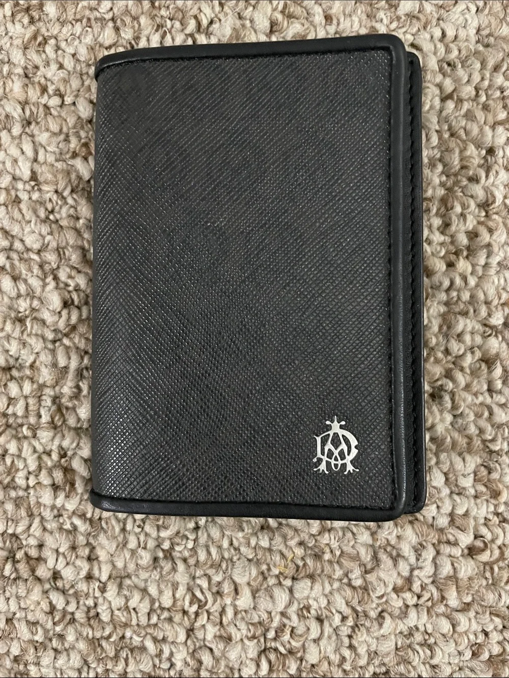 Men's Black Leather Card Holder with Silver Crest